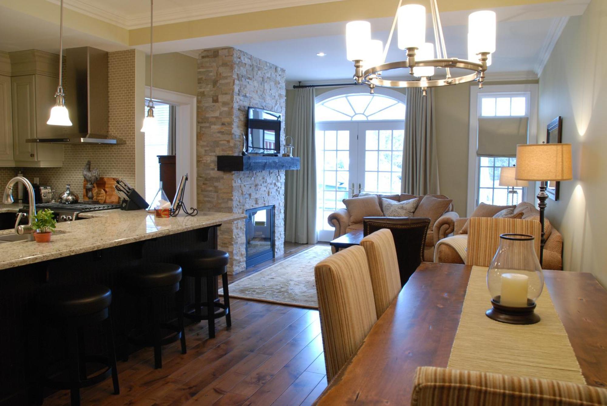 124 On Queen Hotel & Spa Niagara-on-the-Lake Exteriör bild A modern open-plan kitchen and dining room