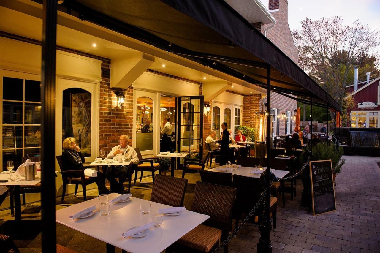 124 On Queen Hotel & Spa Niagara-on-the-Lake Exteriör bild The restaurant in 2011